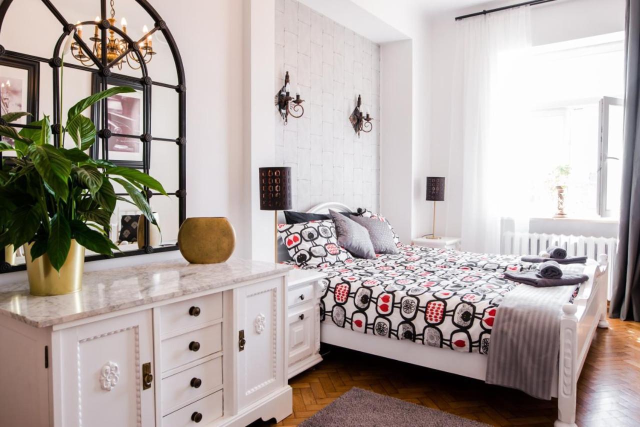 Halby Luxury Rooms Chmielna 73B Warszawa Exteriör bild
