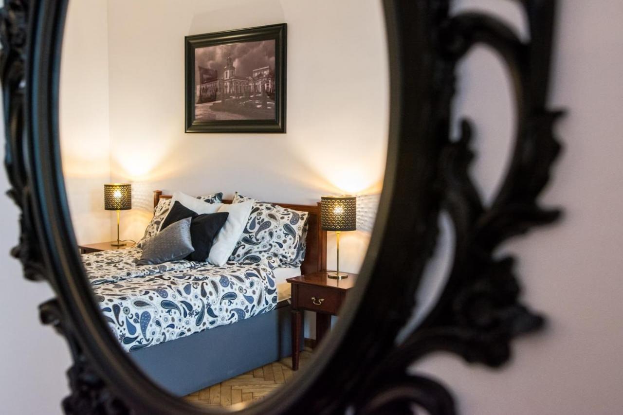Halby Luxury Rooms Chmielna 73B Warszawa Exteriör bild