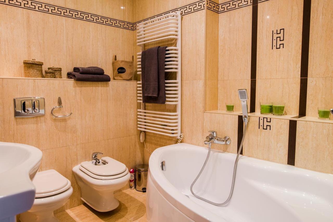 Halby Luxury Rooms Chmielna 73B Warszawa Exteriör bild