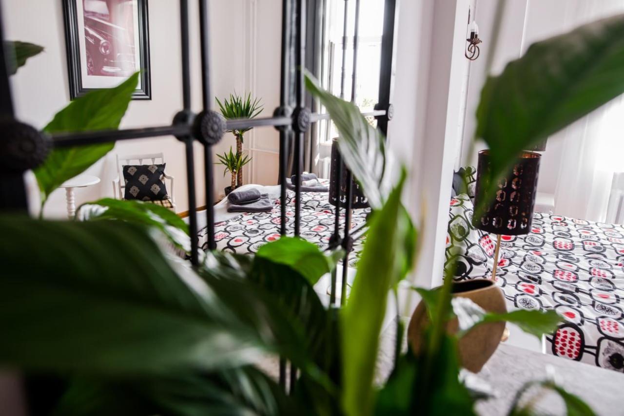 Halby Luxury Rooms Chmielna 73B Warszawa Exteriör bild