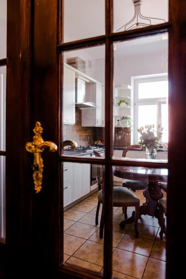 Halby Luxury Rooms Chmielna 73B Warszawa Exteriör bild